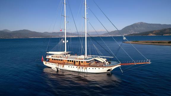 The gulet Queen Atlantis is a perfect choice for luxury yacht charter in Fethiye.