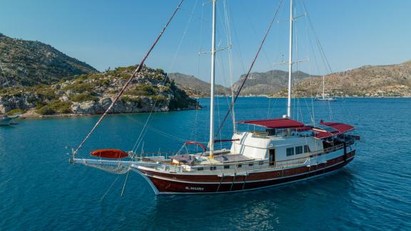 Relax on the luxurious Gulet S Nur 1 off the scenic coast of Marmaris. Perfect for exclusive sailing tours.