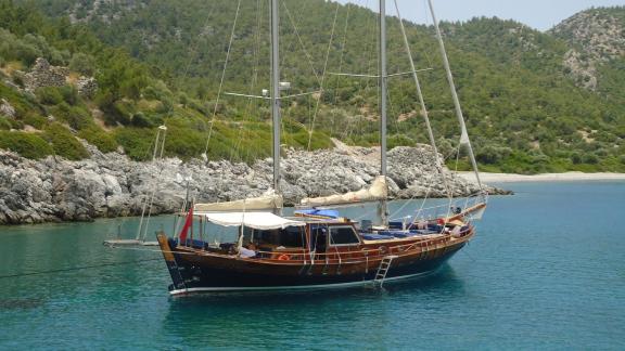 Luxurious yacht trip in the pristine bays of Bodrum with our elegant Gulet.