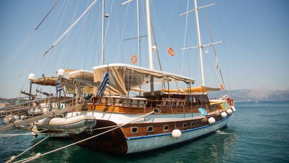 Ready for adventure? Charter the Gulet Hemera in Athens and enjoy luxurious cruises.