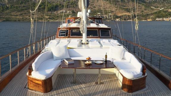 Enjoy a luxurious deck experience on Gulet İlknur Sultan off the coast of Fethiye.