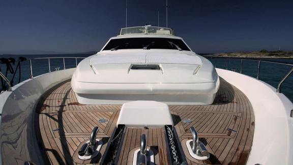 The foredeck of the yacht Kentavros 2 features a spacious sunbathing area.