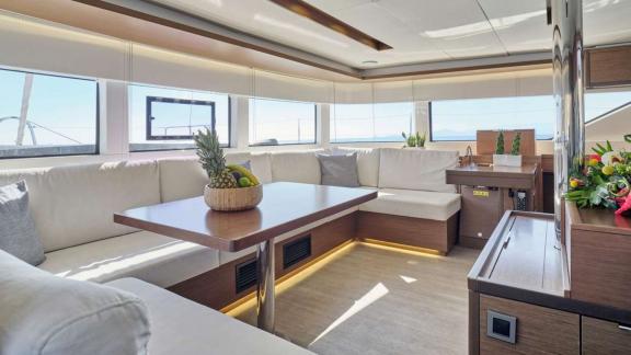 The catamaran Andare Avanti features a comfy saloon with sea views near Athens.