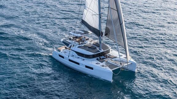 Eldamar catamaran sailing off Trogir for charter