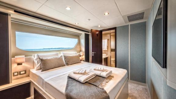 The guest bedroom of Dolce Vita combines sea views and modern design for ultimate comfort.