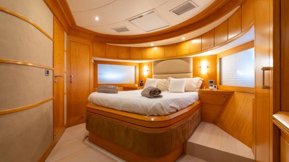 Luxury yacht charter in Italy with an elegant and comfortable master suite on Lady B.