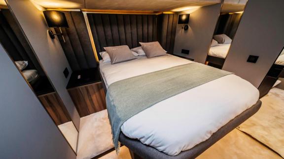 Soft tones and warm lighting make this guest cabin a comfortable charter option near Split.