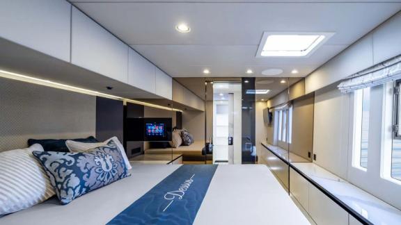 Moderne und geräumige Kabine mit Meerblick auf der luxuriösen Dessus in Kastela.