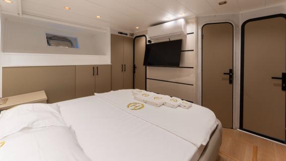 Komfortable Kabine der Beyefendi H ideal für Wochencharter in Göcek.