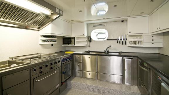 Well equipped kitchen on the Clear Eyes gulet. You can see stoves and knives