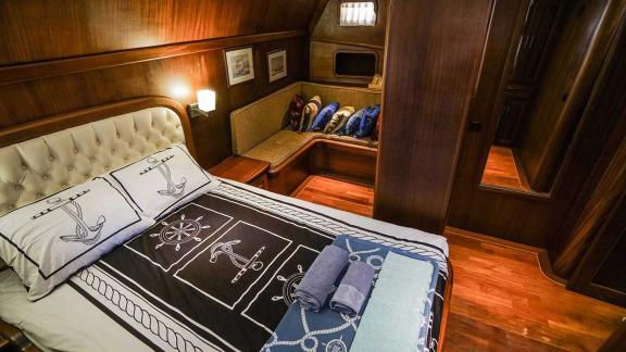 Relax in the cozy and stylishly decorated cabin of the Gulet Golden Princess.