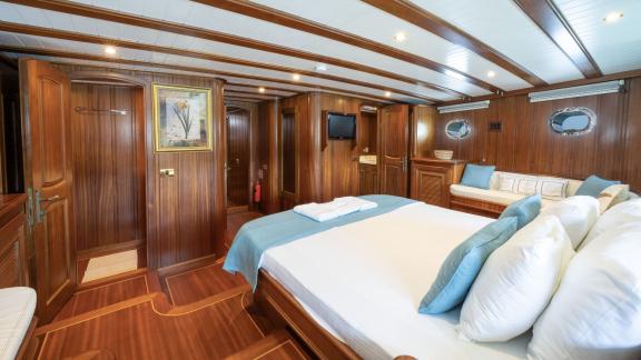 Luxury gulet Lorient's double master cabin picture 2