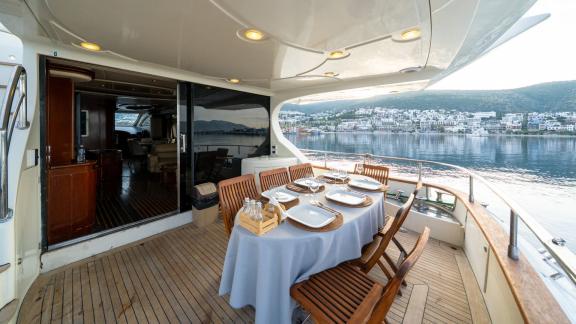 Barans offers private dining on the aft deck and luxury motor yacht charters in Bodrum.