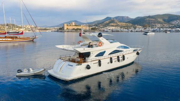 Barans offers luxury motor yacht charters and private blue cruises with Bodrum Castle views.