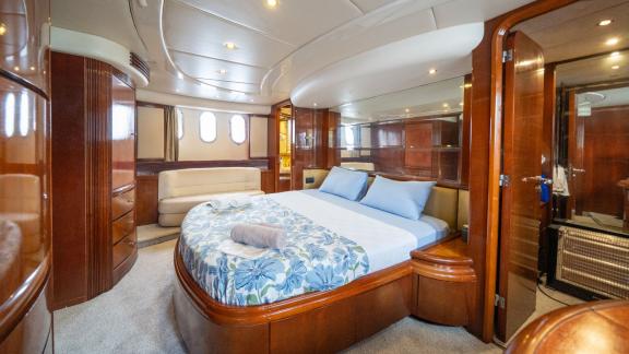 Barans features a luxury master cabin for private motor yacht charters and premium yacht stays in Bodrum.