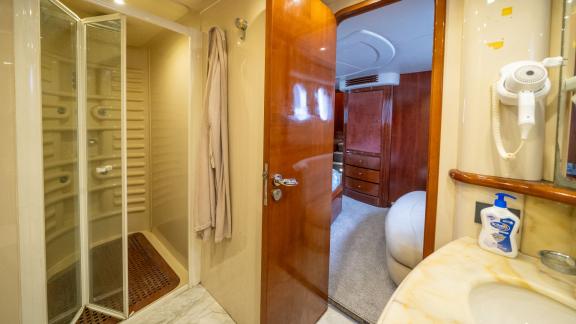 Barans features a master ensuite bathroom for luxury motor yacht charters and exclusive yacht holidays in Bodrum.
