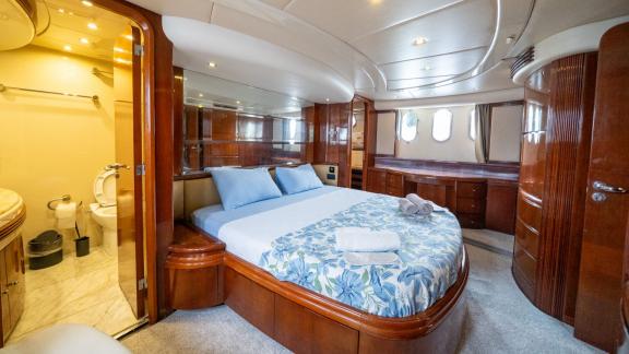 Barans features a full beam master cabin for luxury motor yacht charters and comfortable blue cruises.