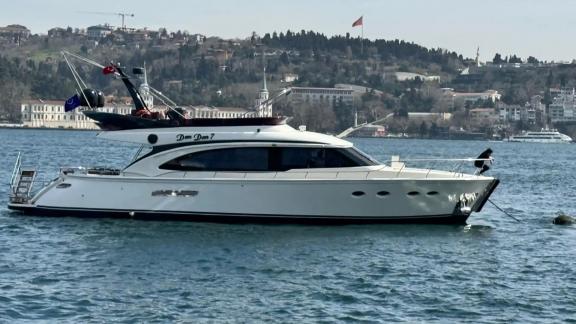 Denden 7 ist perfekt für Yachtmiete und Bosporus-Touren in Istanbul.