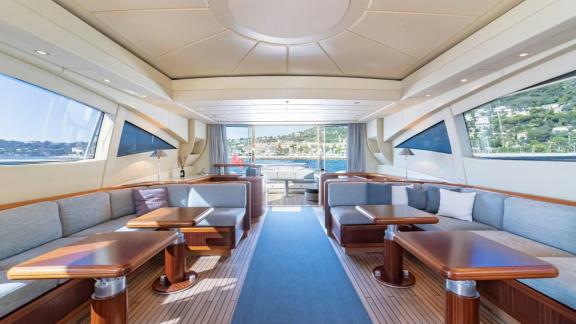 Mangusta 92 Popeye combines luxury and comfort with an elegant, open-plan interior.