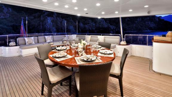 Benetti 120 Quest R offers luxury evening dining and private yacht charter experiences in Marmaris.
