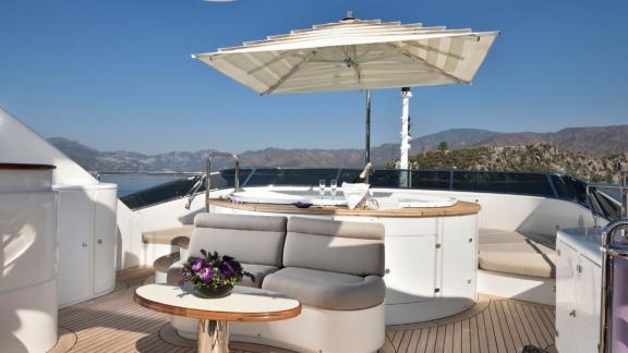 Benetti 120 Quest R offers a private flybridge jacuzzi and luxury yacht charter in Marmaris.
