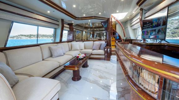 Wish Alfamarine 91 features a spacious lounge, bar area and large windows with sea view.