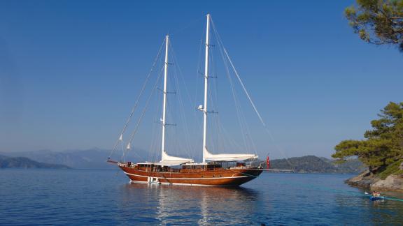 Rent the magnificent Gulet Mare Nostrum in the serene bay of Marmaris.