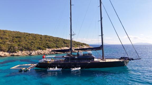 Моторсейлер Oguz Khan на бирюзовом море в бухтах Бодрума аренда роскошной яхты и голубой круиз на 12 гостей в 6 каютах