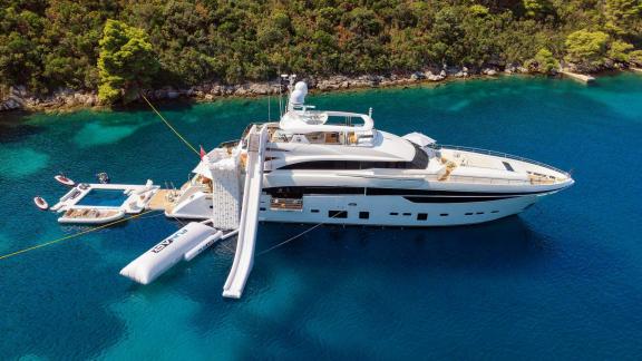 Mirage IV bietet ab Split Rutsche und schwimmende Plattform für Luxus und Action.