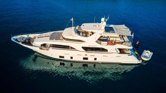 34 Meter lange Motoryacht Ocean Drive mit 5 Kabinen, Platz für 10 Personen, zu mieten in Split.