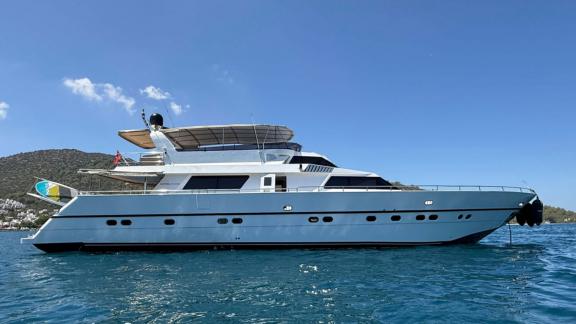 Sveti Sky motor yacht is available for daily yacht charter in Bodrum with a capacity of 25 guests.
