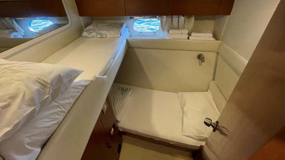 The bunk bed cabin on motor yacht Ayşe Sultan 1 offers comfortable accommodation.