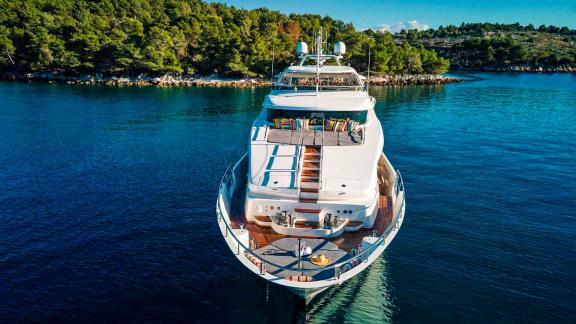 Erleben Sie die prächtige 34 Meter lange Ocean Drive vor der Küste von Split.