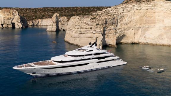 Luxury motor yacht Opari