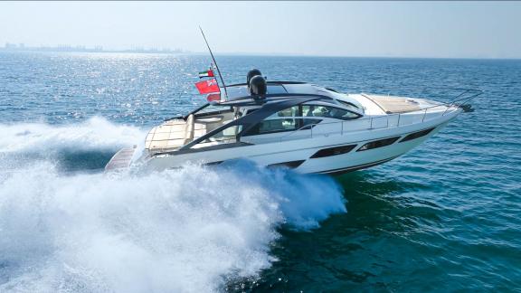 Enjoy an unforgettable motor yacht adventure in Dubai with Pershing 5X White. Where speed meets elegance and comfort.