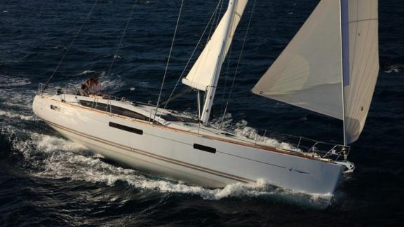 The sailing yacht Pherusa II is swiftly moving through the waves, offering an exhilarating sailing experience.