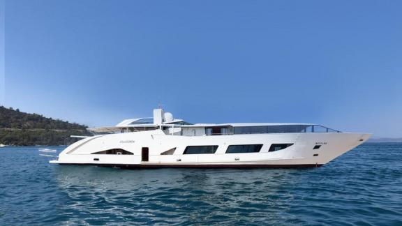 Erleben Sie Luxus auf der 42m langen Matilda-Yacht in Bodrum. Platz für 12 Personen in 6 Kabinen.