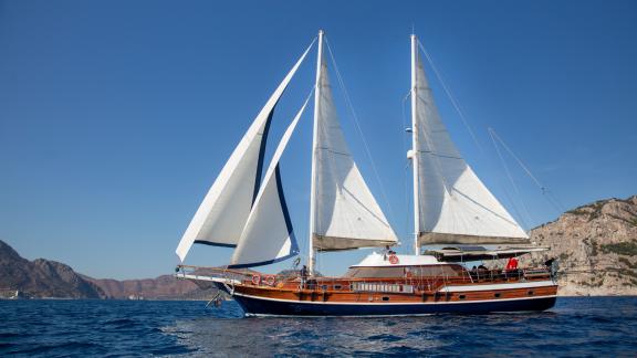 The 24-meter Gulet Yüce Bey 1 with 5 cabins accommodates 10 guests. Perfect for charter in Turkey.