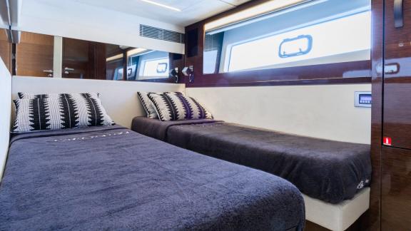 Die Esperanza Prestige 590 bietet eine Twin Kabine mit zwei Betten und modernem Komfort.