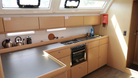 The kitchen of the yacht Rama offers ideal amenities for a crewless charter in Göcek.