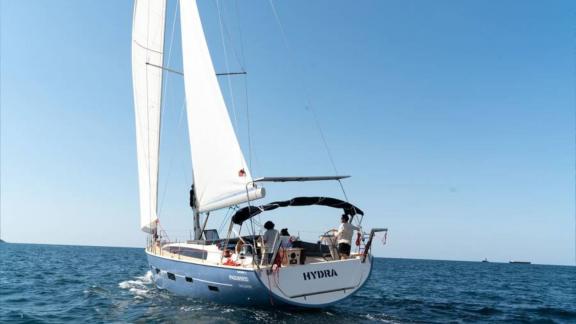 Marmaris'te bareboat yelkenli yat Kaiba, açık denizde yelken açarak yelkenli gezisi için mükemmel bir seçim.