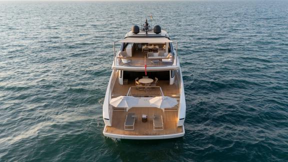 The blue waters of Dubai meet modern luxury with the San Lorenzo Sx88, perfect for yacht rentals.