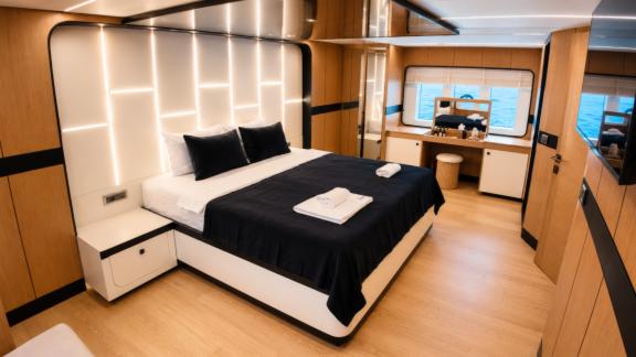 The master cabin of Beluga 1 in Göcek stands out with its spacious layout and contemporary design.