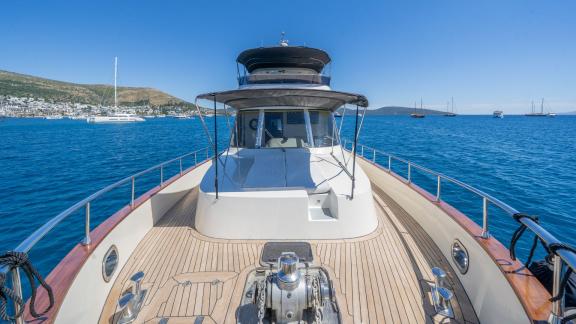 Miro 1 features a spacious foredeck for trawler charters and peaceful bay cruises in Göcek.