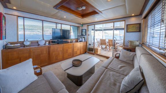 Miro 1 features a spacious main salon for trawler charters and comfortable yacht holidays in Göcek.