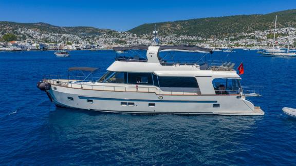 Miro 1 offers private trawler charters, peaceful bay cruises and comfortable sea holidays in Göcek.