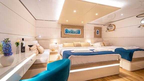 he comfortable double bed cabin of the Motor Yacht Riva offers first-class relaxation in Croatia.