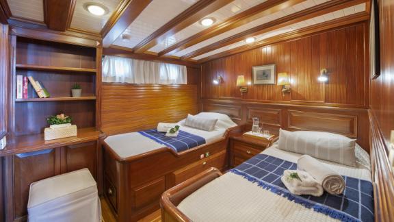 Luxury gulet Ecce Navigo's twin guest cabins image 2