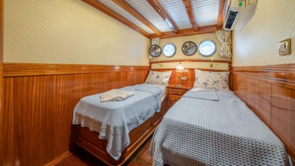 Guest twin cabin of luxury gulet Admiral 1