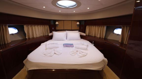 Experience comfort and elegance in the double cabin of motor yacht Bormus 2.